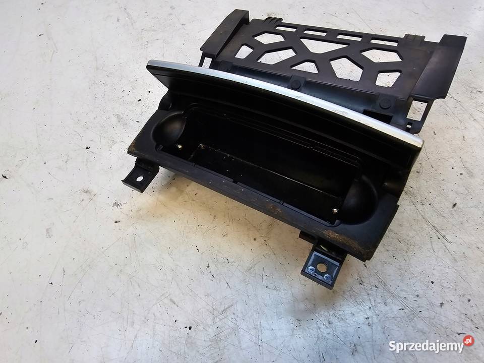POPIELNICZKA PRZÓD AUDI A3 8P LIFT 8P0857951 osobowe Przystajń
