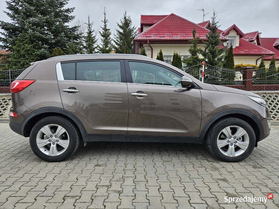 Kia Sportage 2011 17 CRDi bezwypadkowy hak 2 kpl wielofunkcyjna kierownica Rzeszów sprzedam