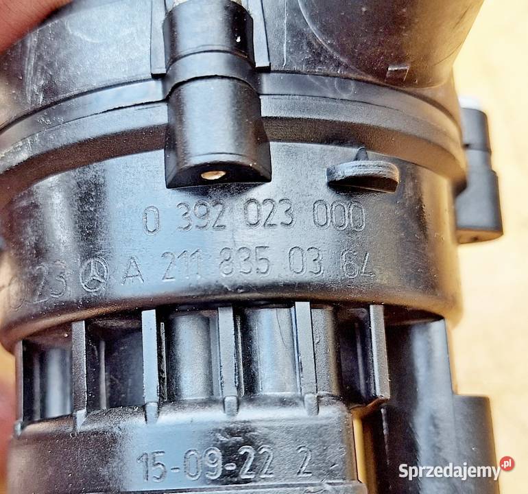 MERCEDES W117 W211 W219 POMPA WODY A2118350364 Radom