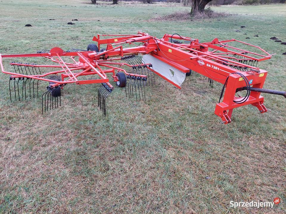 Zgrabiarka Stan Kuhn 7301 dwukaruzelowa 2005r 1 nieuszkodzony Szumowo
