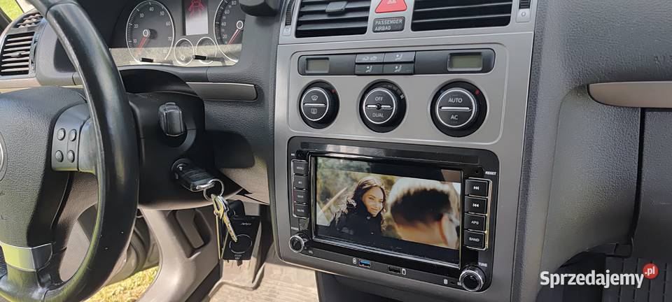 Volkswagen Touran 14 Benzyna 2010r 1400cm3