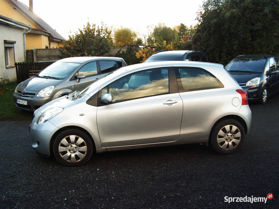 Toyota Yaris 13 E 2008 r lakier metallic