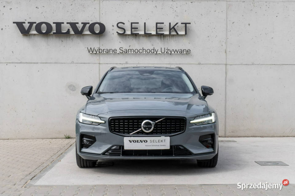 Volvo V60 Volvo V60 B4 D Plus Dark 197 FV23 II czujnik parkowania łódzkie Łódź