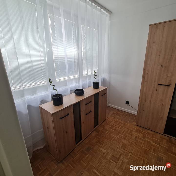 2 pokoje z aneksem kuchennym na Służewcu Liczba pokoi 2