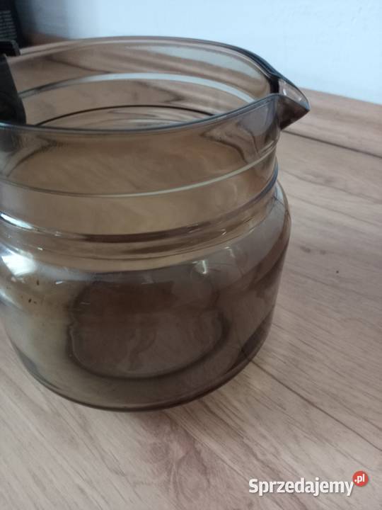 Dzbanek ze szkła dymionego Porcelana i szkło Świdnica