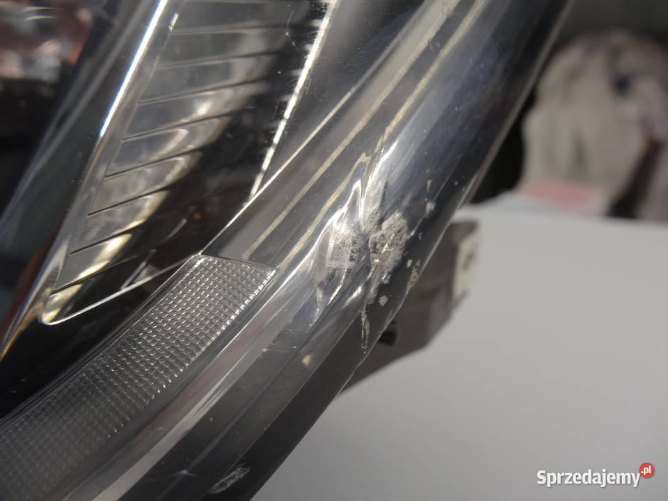 lampa przednia lewa passat b8 zwykła Niemodlin sprzedam