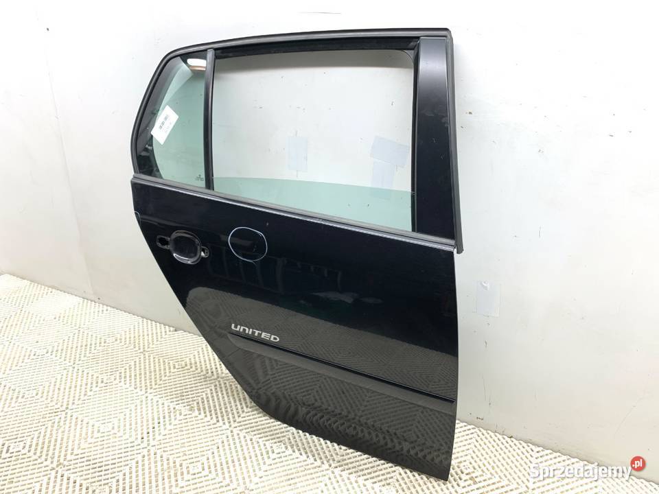 DRZWI PRAWY TYŁ VW GOLF V Hatchback 0310 CZARNY sprzedam