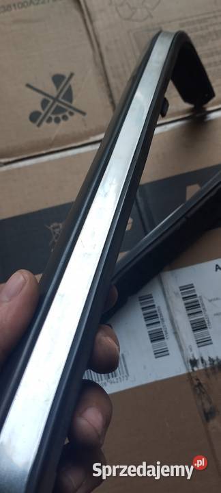 Listwy chromowane pod lampy Mercedes w 123 Tarnów