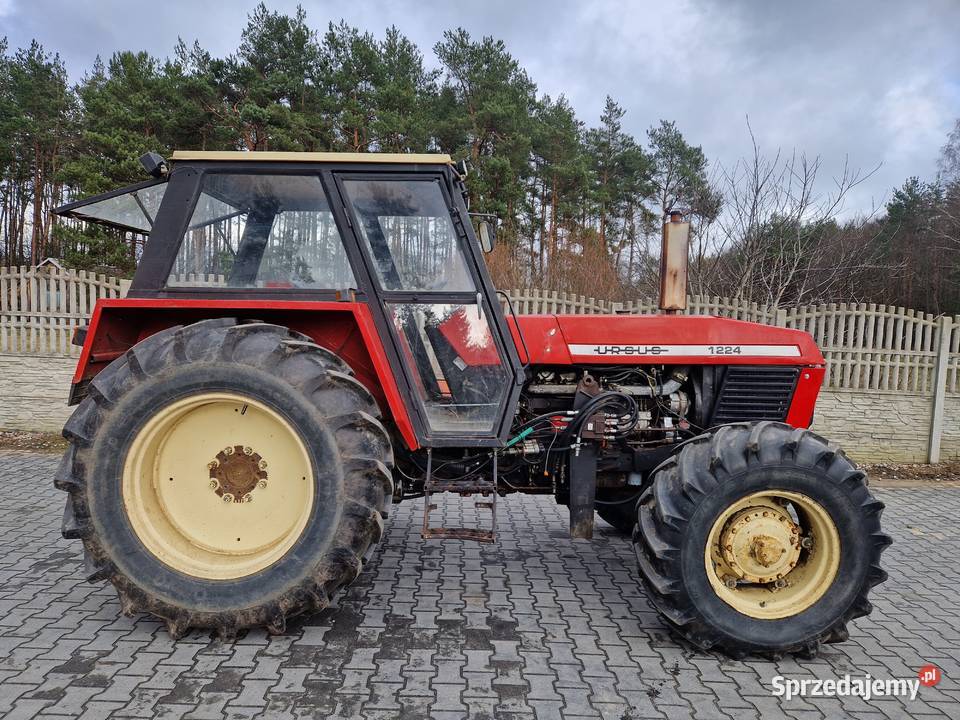 Wróć Strona głównaRolnictwoCiągnikiCiągniki Napęd 4x4 Laskowiec
