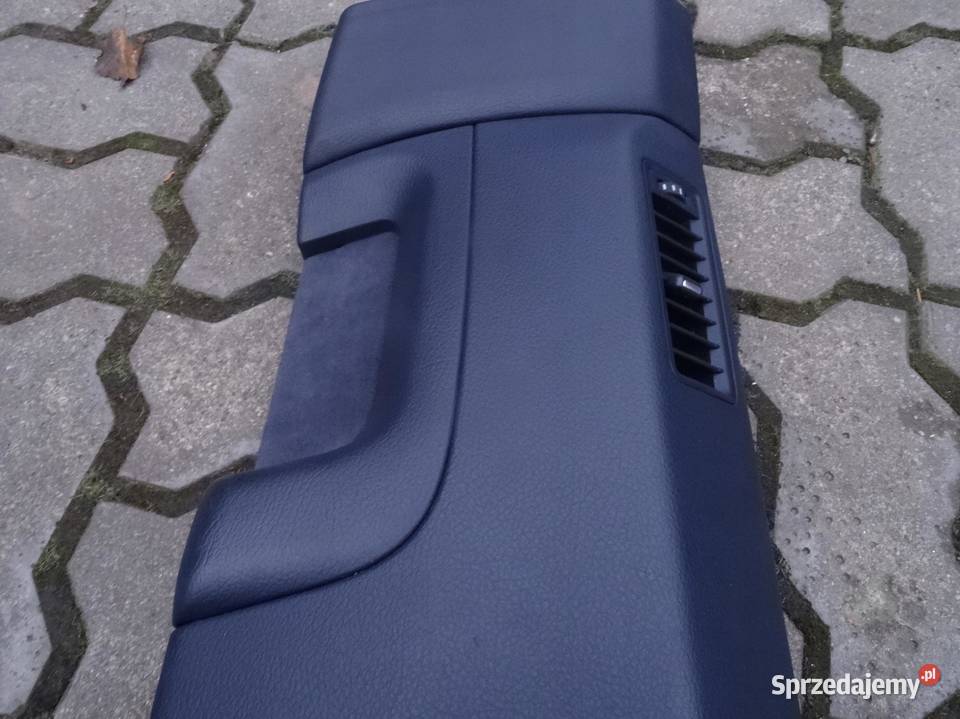 AUDI A8 D3 POSZYCIE SLUPKA PRAWE 4E0867064 Przemęt sprzedam