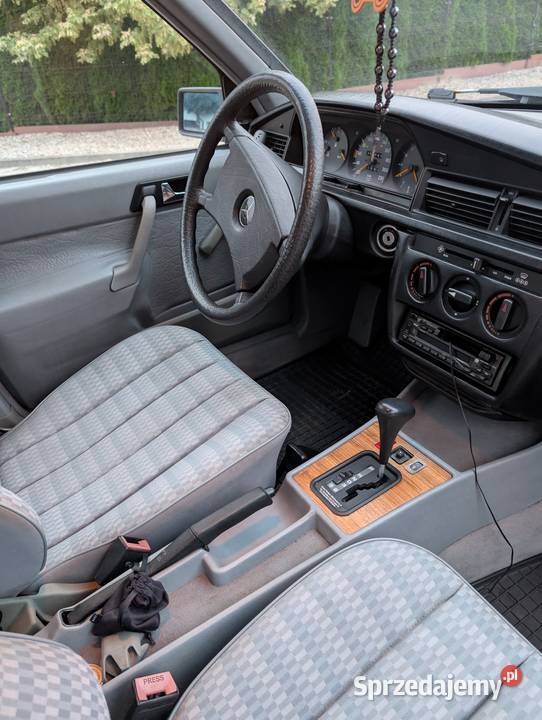 Sprzedam W201 18 benzyna automat