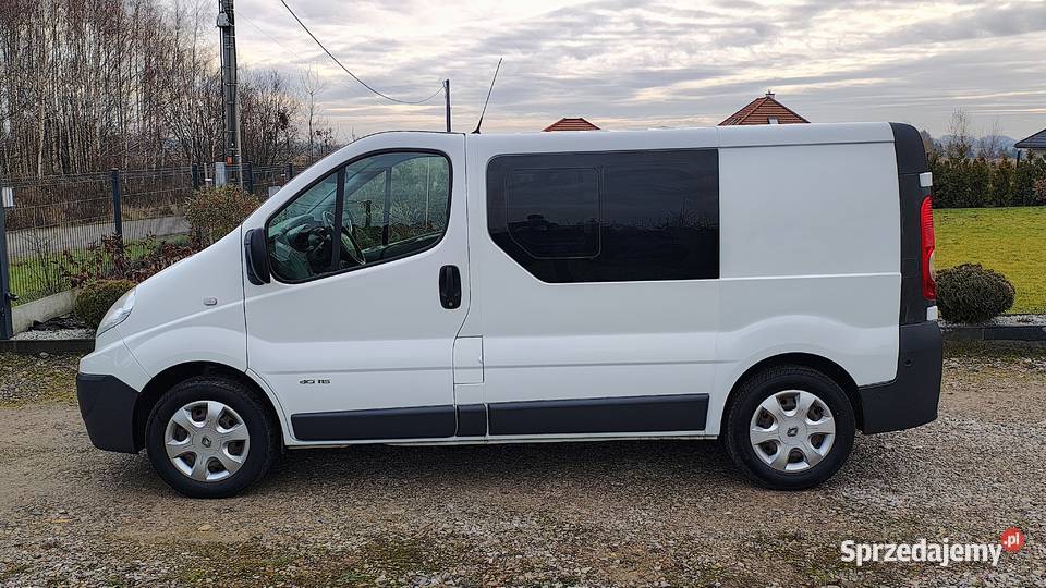 Renault Trafic biały Iwanowice Włościańskie