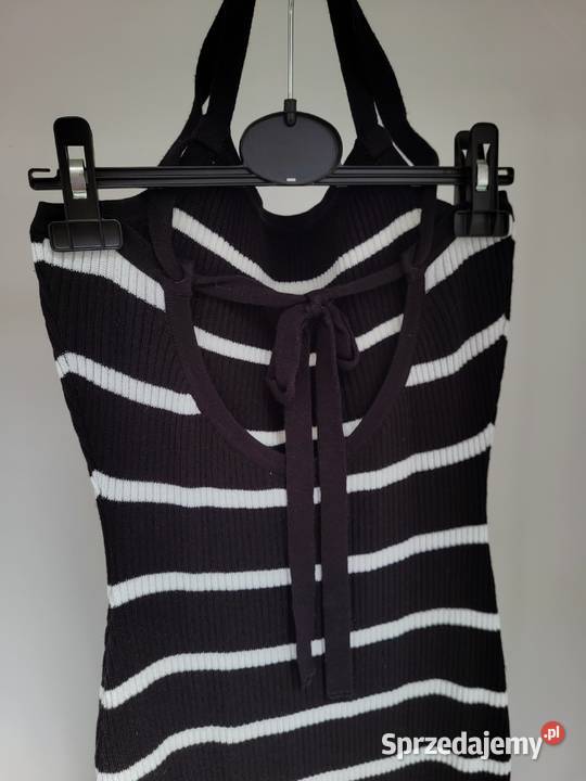 Czarna w białe paski dzianinowa sukienka z Spódnice i sukienki Liszki