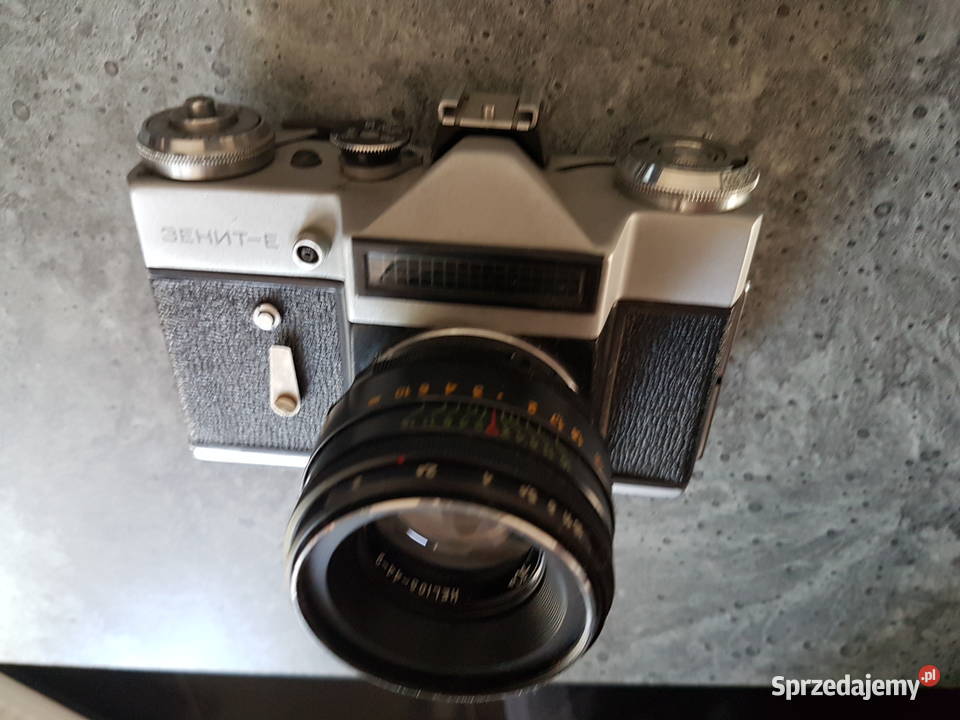 APARAT ZENIT E FUTERAL LAMPA BLYSKOWA KOMPLET Turek
