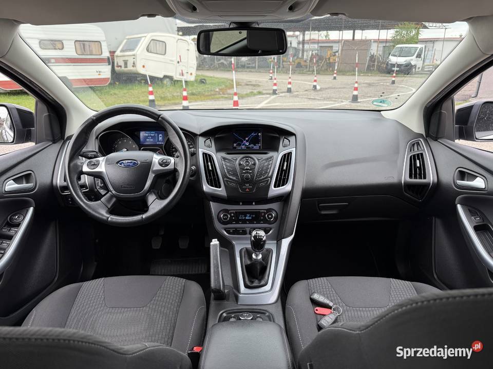 Ford Focus BENZYNA Klimatronik Nawigacja nieuszkodzony Konin sprzedam