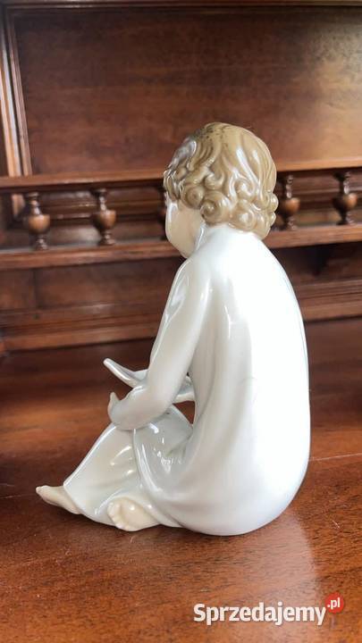 Chłopiec czytający książkę Zaphir Lladro