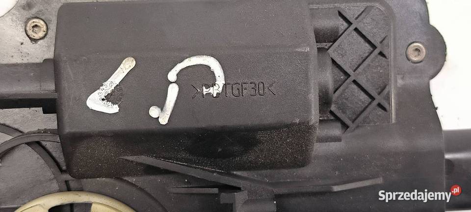 DOCIĄG DRZWI AUDI A8 D3 4E0837059 Lipno