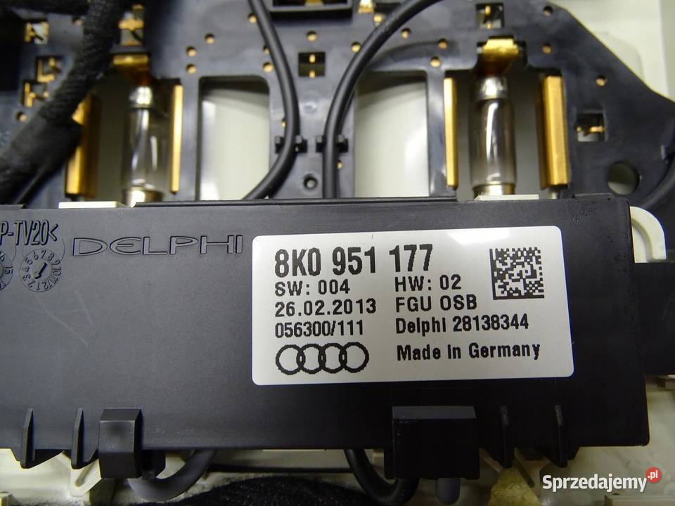 LAMPA OŚWIETLENIE KABINY PODSUFITKI AUDI A4 B8 Motoryzacja