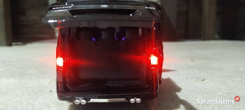 Mercedes Klasa V BRABUS B30S w skali 124 Kutno