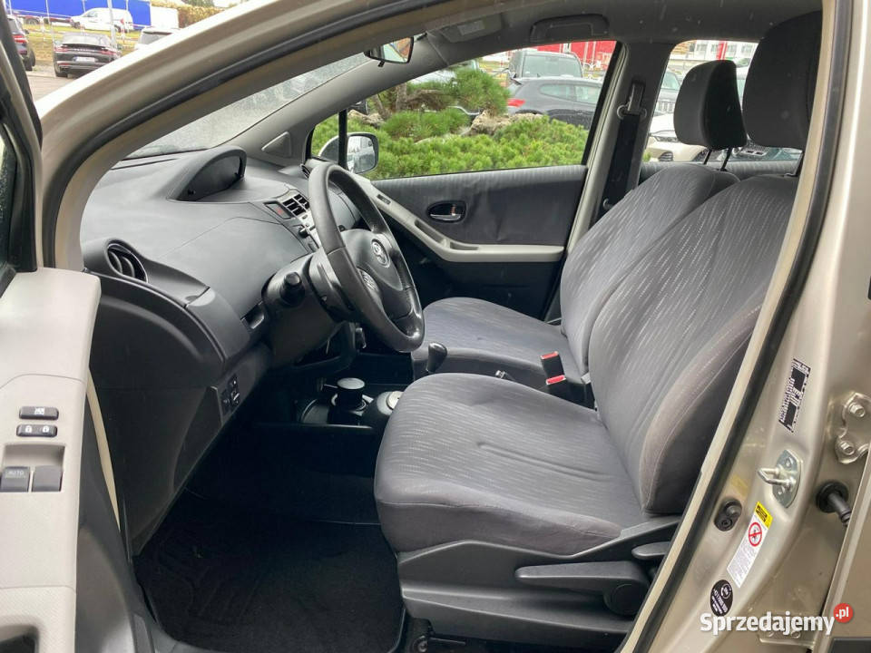 Toyota Yaris AUTOMAT klimatyzacja benzynka Żory