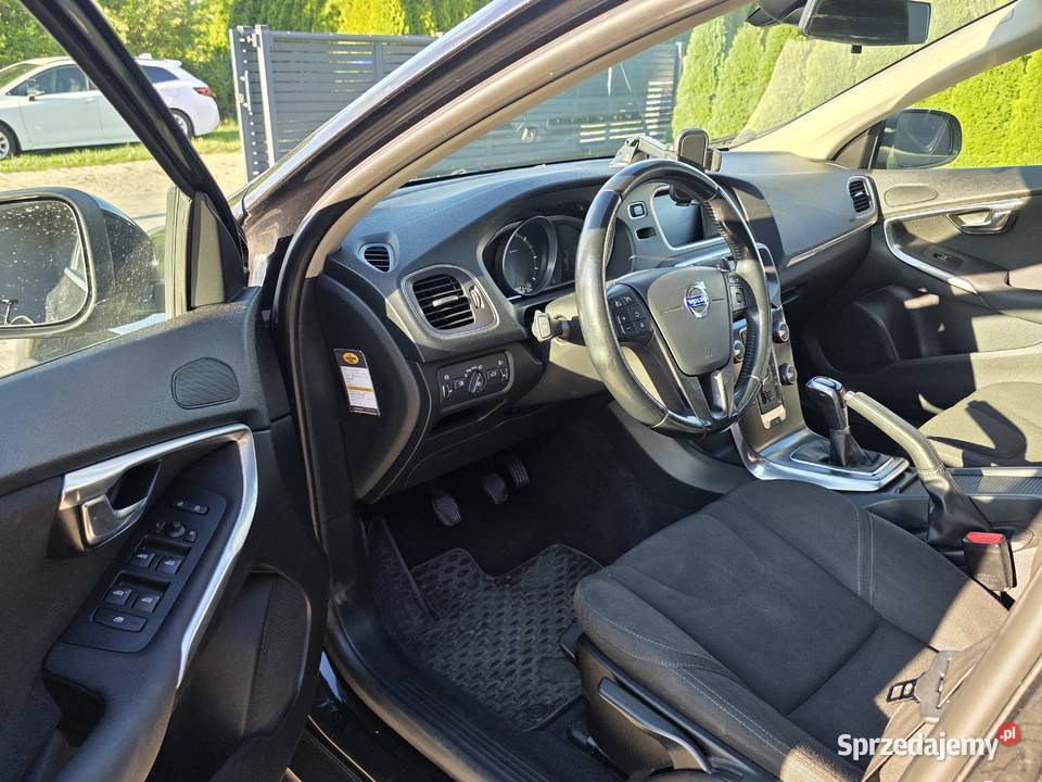 Volvo V40 D4 Panoramadach Hak nieuszkodzony Suchań
