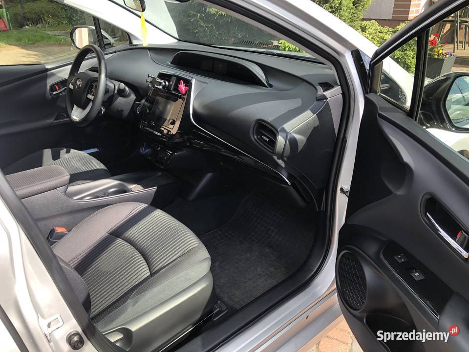 TOYOTA PRIUS 18 HYBRID isofix