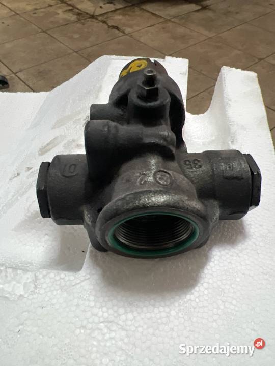 Rozdzielacz zawieszenia Citroen C5 III osobowe lubelskie Radzyń Podlaski