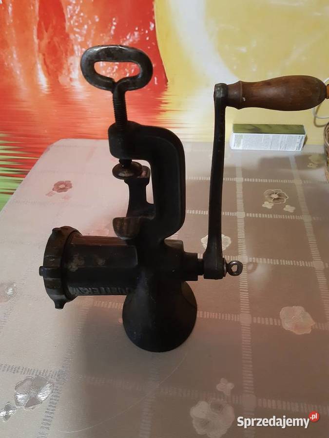 Stara maszynka do mielenia mięsa Jupiter W Nisko