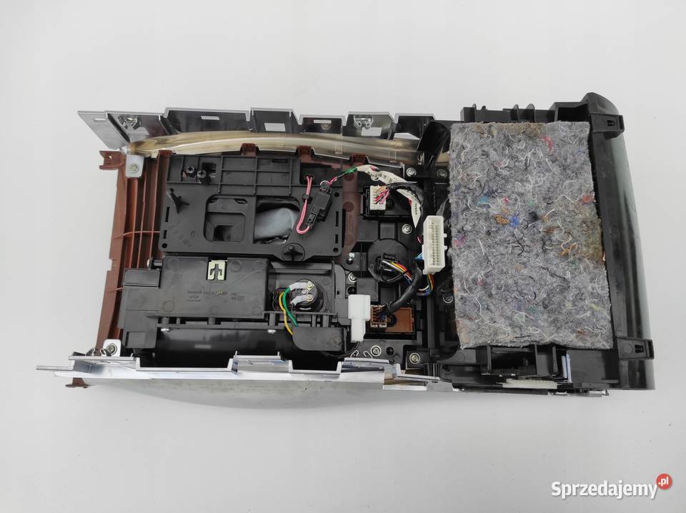 PANEL SCHOWEK MIESZEK TUNELU ŚRODEK INFINITI Q70 Wyposażenie wnętrza Nowy Tomyśl