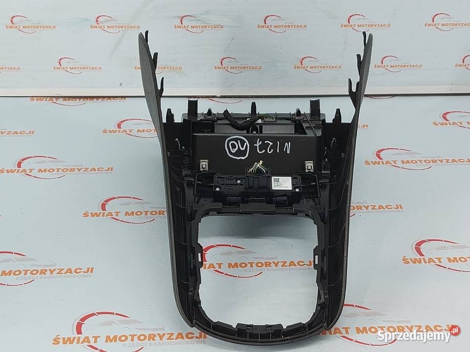 OPEL ASTRA K 18r ramka panel środkowy Osłony i zaślepki świętokrzyskie Kielce