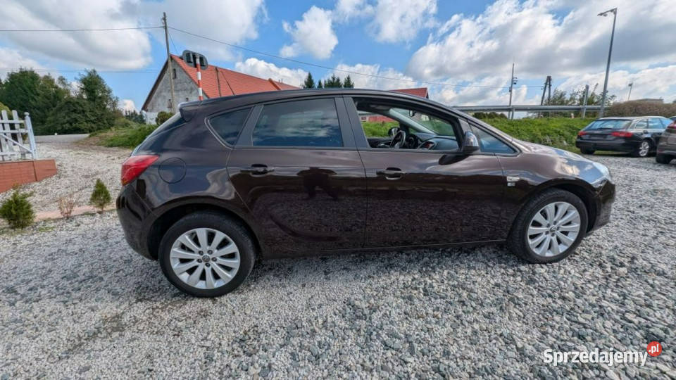Opel Astra 14 Turbo 140 J 20092019 tempomat