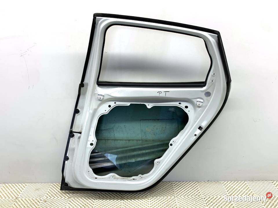 DRZWI PRAWY TYŁ VOLVO V40 Hatchback ICE WHITE osobowe podkarpackie