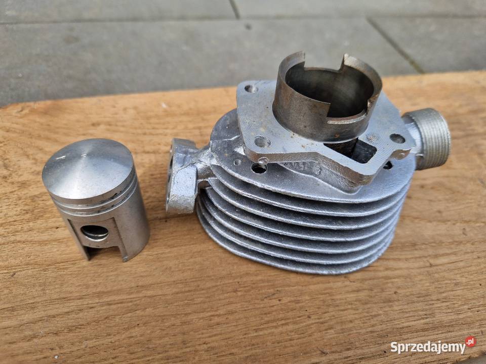 Komar nowy cylinder z PRL Szydłowiec