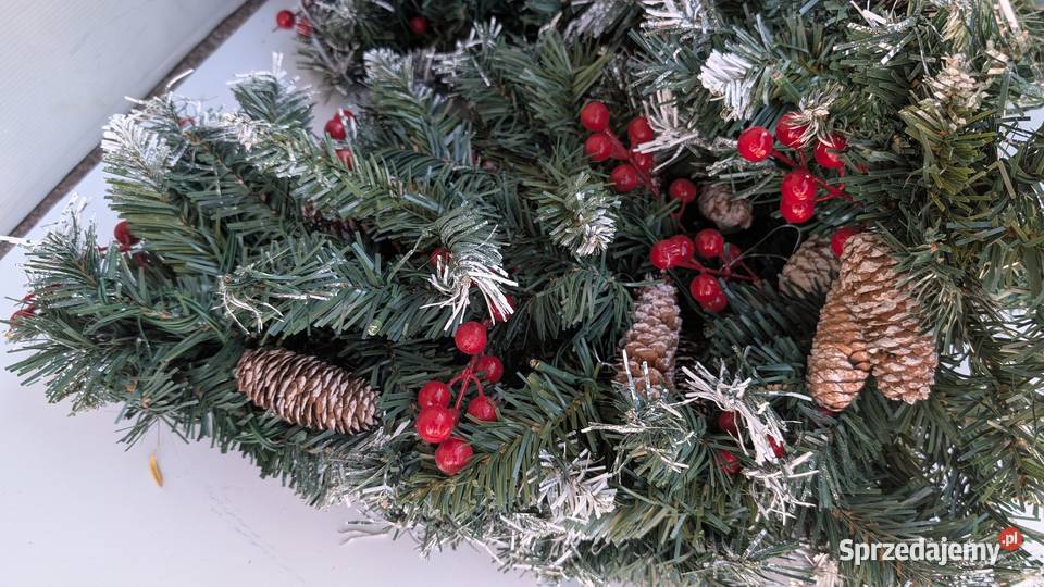 Choinka sztuczna YITAHOME 182 ozdobiona śniegiem Jadowniki