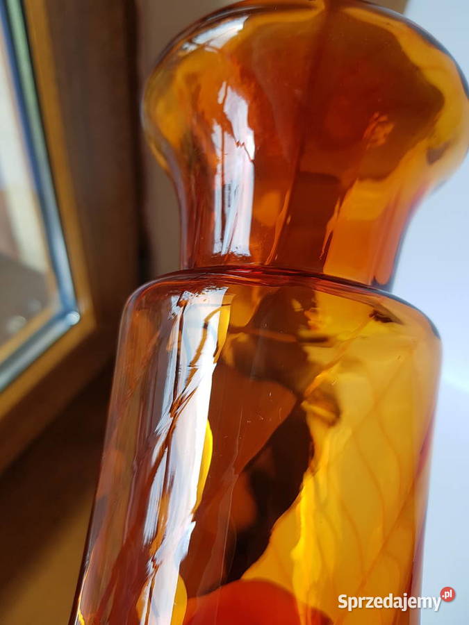 Kanelowany wazon z naklejką Watra kolorowe szkło Dąbrowa Górnicza