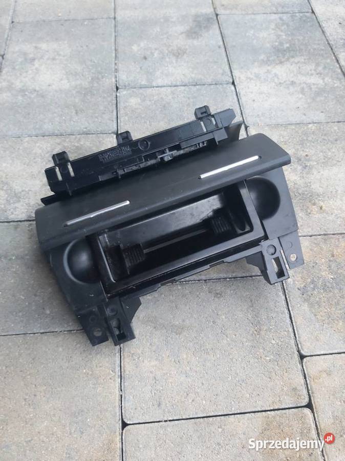 Audi A4 B6 Popielniczka 8E0857951H Wielkie Drogi