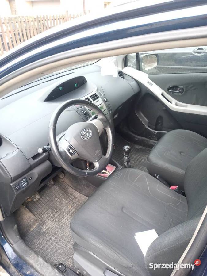 Yaris 13 benzyna Mniów sprzedam