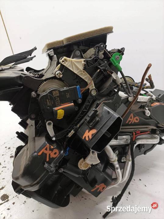 NAGRZEWNICA 3Q1820005AE MercedesBenz CLAklasa II