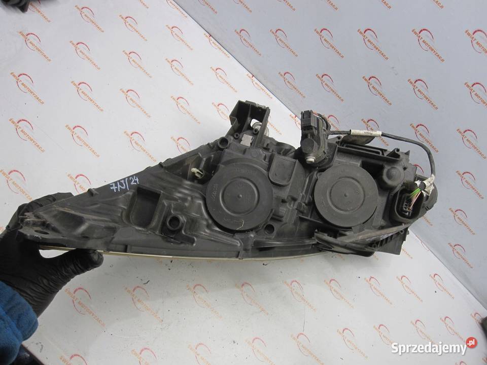 PEUGEOT 3008 I 12r lampa prawa przód 9685472680 świętokrzyskie