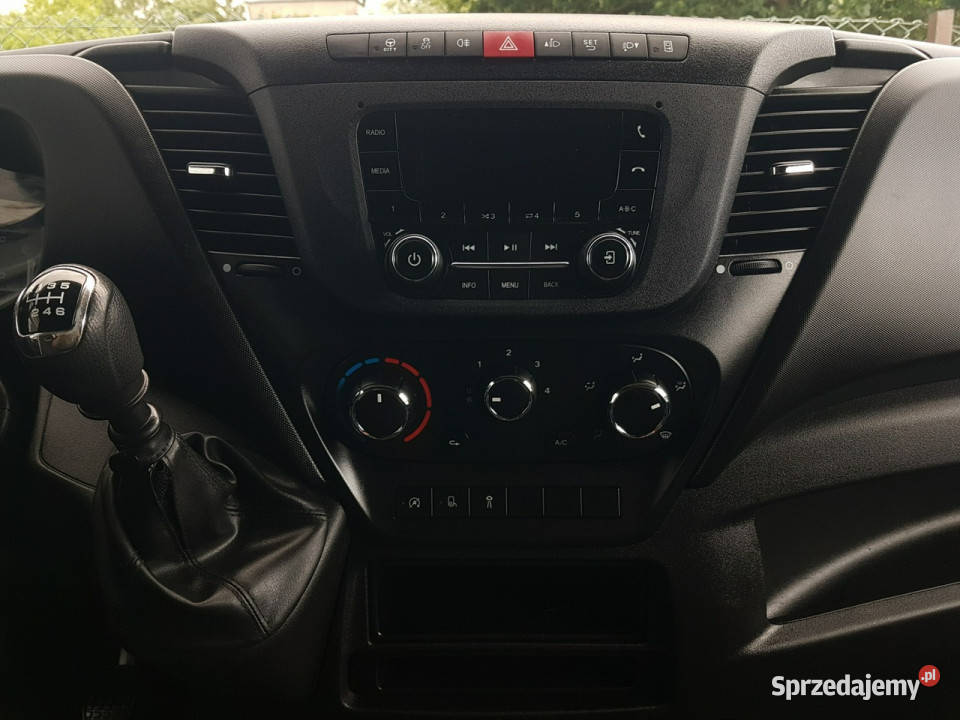 Iveco Daily KONTENER NISKOPODŁOGOWY 443x223x242 wspomaganie kierownicy Poręba sprzedam