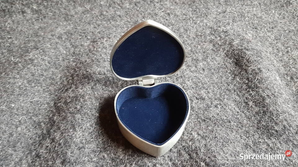 Metalowa szkatułka na dziecięce pamiątki Myszków