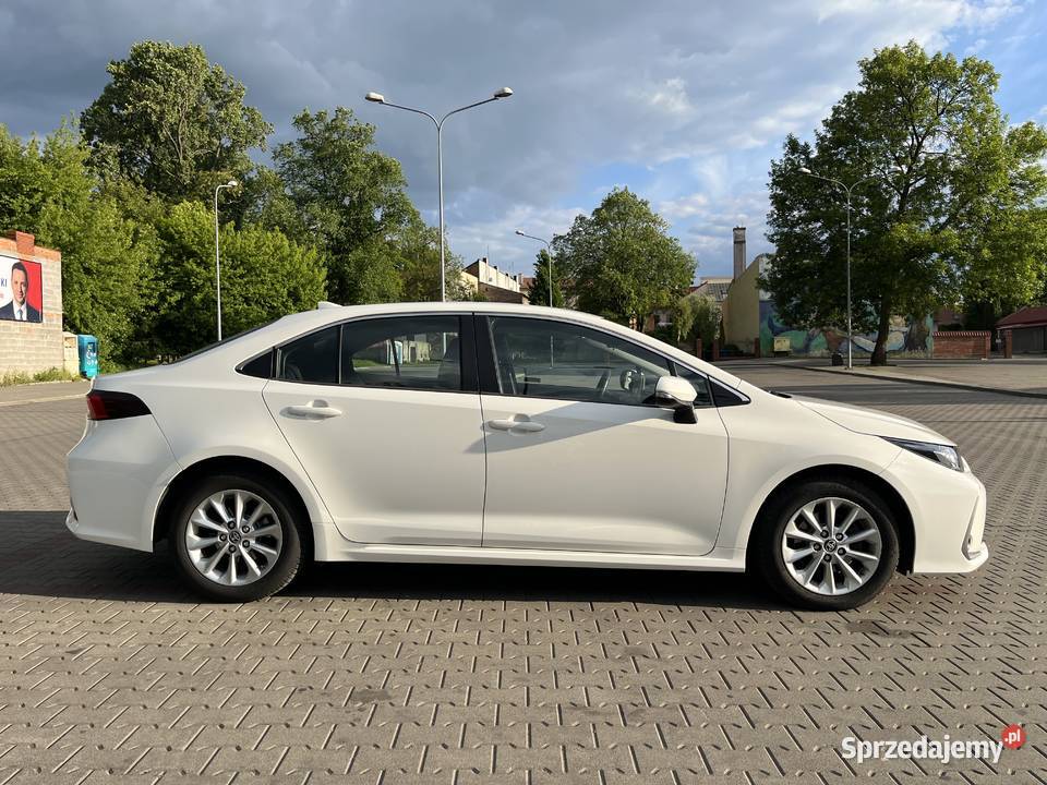 Toyota corolla e21 2020 Rok produkcji 2020 łódzkie Łowicz sprzedam