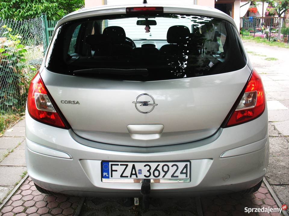 Srebrny OPEL CORSA D 12 Pb 2009 HB 5 drzwi garażowany Corsa lubuskie Żary
