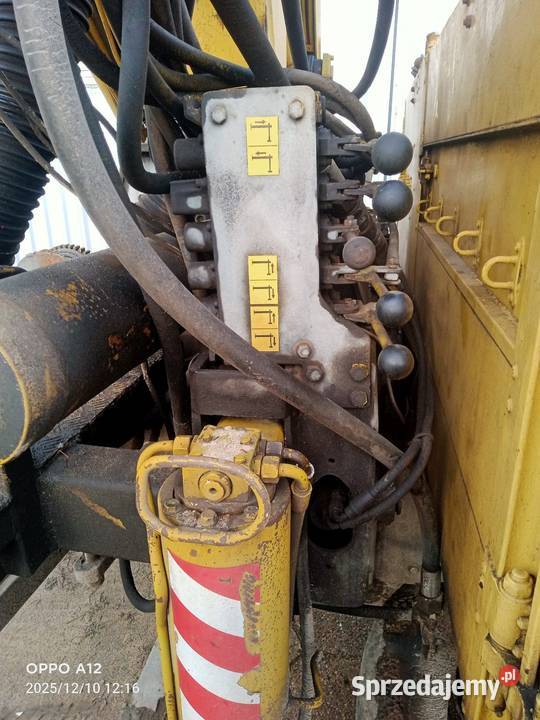 Żuraw hmf 19044 wysuwy podpory udt zasięg 129m Probostwo Górne