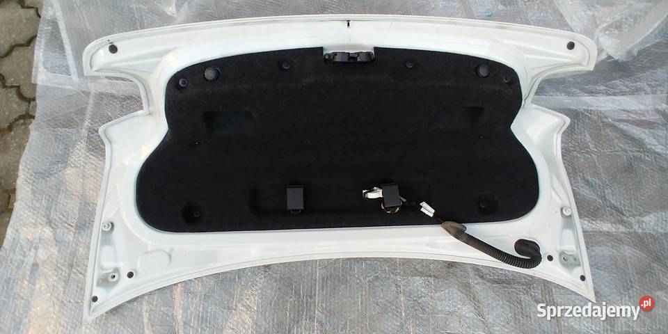 Klapa tyl bmw f22 f23bez malowania Syrynia
