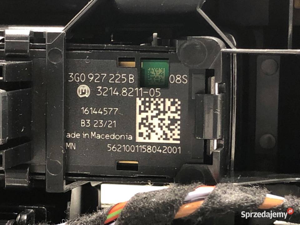 UCHWYT NA NAPOJE VW ARTEON 3G0862531G Hatchback osobowe sprzedam