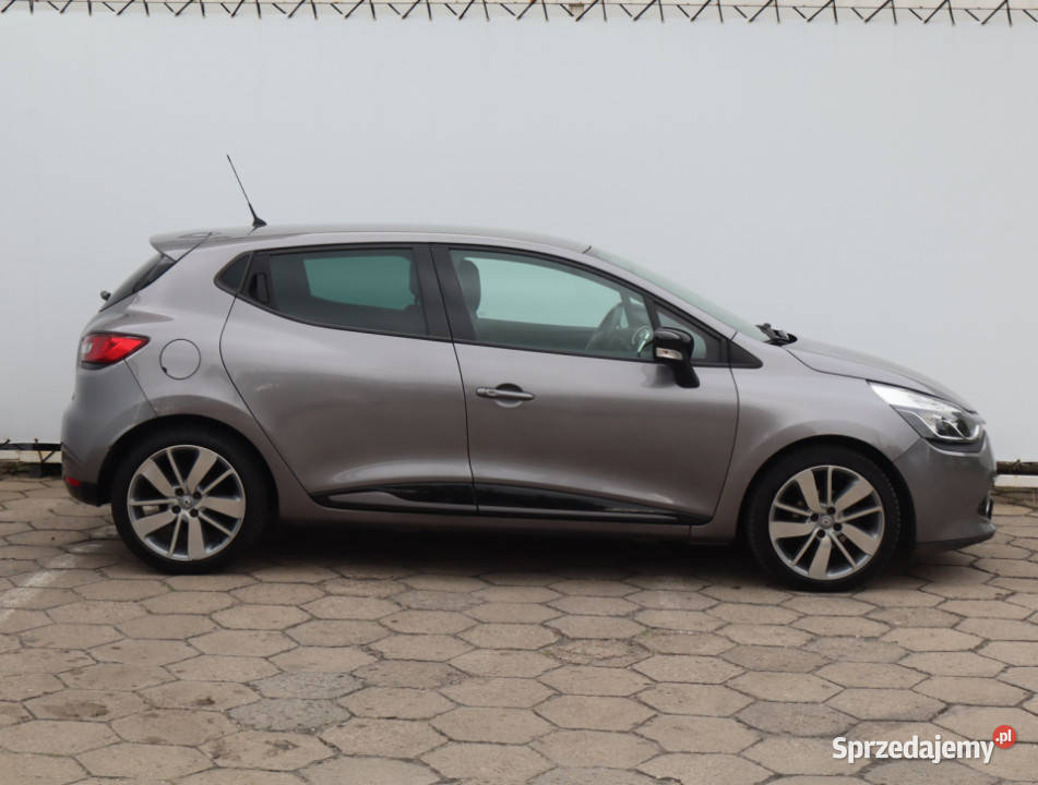 Renault Clio 12 TCe światła do jazdy dziennej