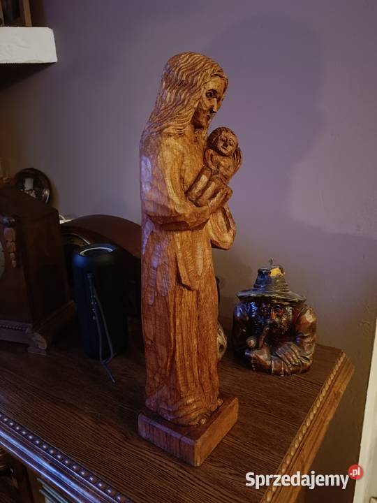 Rzeźba drewniana Matki Boskiej z dzieciątkiem Lipno