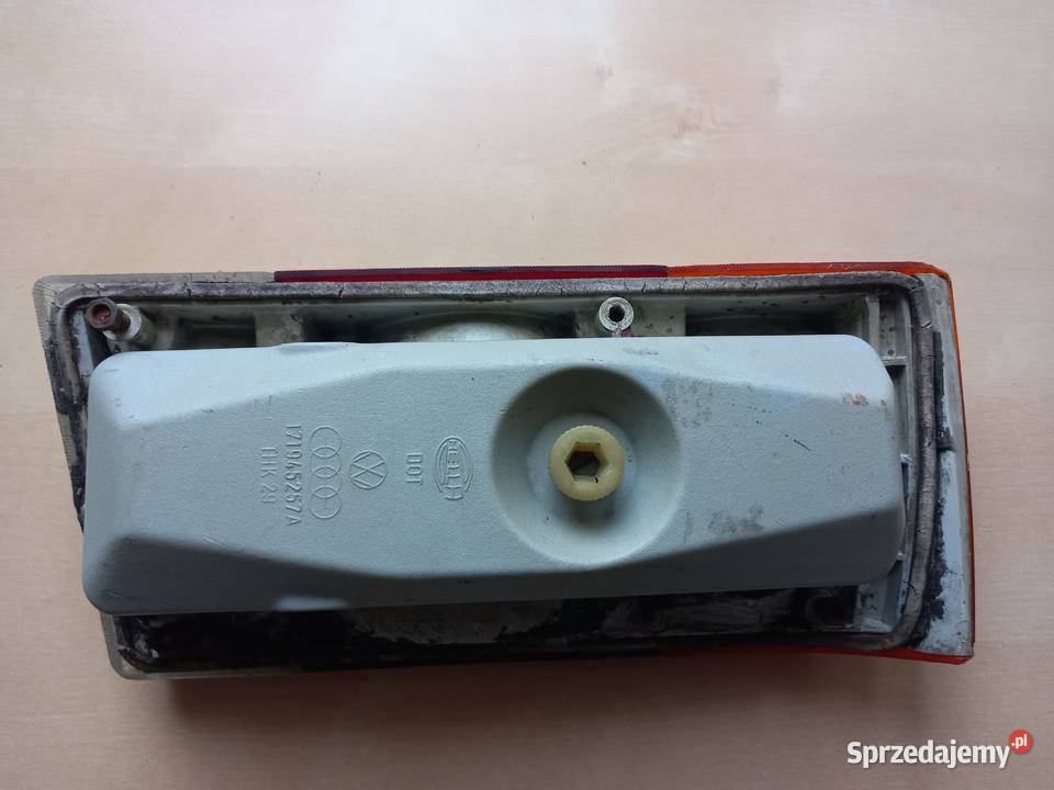 Golf mk1 tylna lewa lampa osobowe Bukownica
