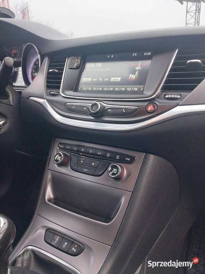 Opel Astra K 201716 CDTIidealny stanzadbanesalon Warszawa